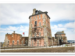 Tour Vauban de Camaret, forteresse historique en pierre sur la côte bretonne, classée au patrimoine mondial de l&#039;UNESCO
