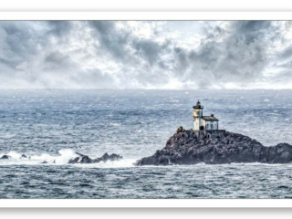 Le phare de Tevennec, gardien solitaire des navires à la pointe du raz, mystérieusement hanté