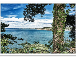 Vue exceptionnelle de la baie de Douarnenez depuis le sentier côtier de Plomarc&#039;h